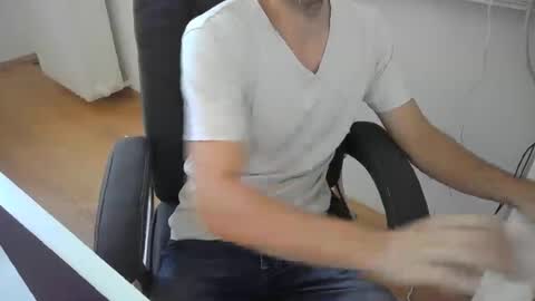 Snapshot of kinky_alaric chatting on June 29, 12:05 pm kinky_alaric online show from June 29, 12:05 pm