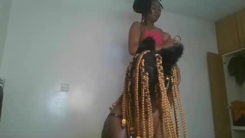 Snapshot of kinky_aria chatting on September 22, 6:32 pm kinky_aria online show from September 22, 6:32 pm