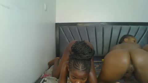 kinky_aria online show from December 1, 9:03 am