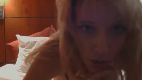 Snapshot of kinky_k80 chatting on January 17, 12:54 pm Kinky K80 online show from January 17, 12:54 pm