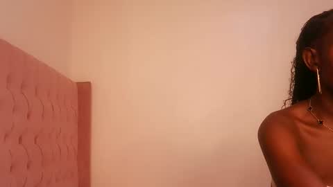 Lola online show from March 4, 7:03 am