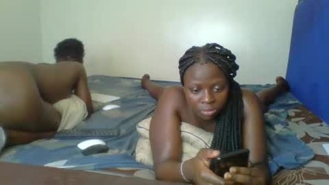 Snapshot of kinky_roey chatting on February 19, 4:34 am kinky_roey online show from February 19, 4:34 am