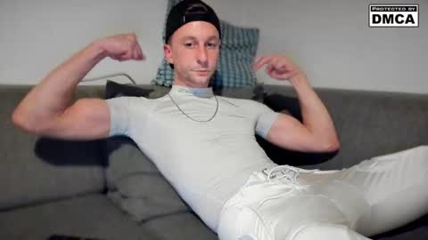 kinky_spidey online show from November 3, 7:37 pm