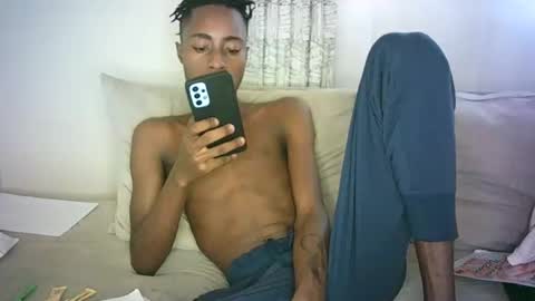 Snapshot of kinkybby_ chatting on January 3, 12:52 pm kinkybby_ online show from January 3, 12:52 pm