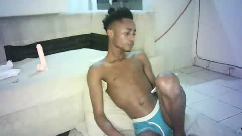 Snapshot of kinkybby_ chatting on March 2, 6:08 pm kinkybby_ online show from March 2, 6:08 pm