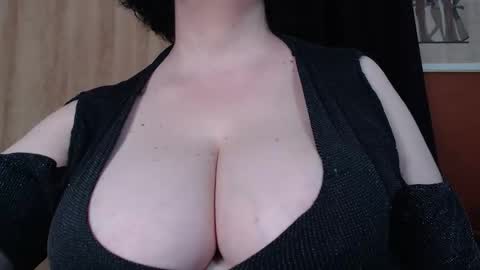Snapshot of kinkyblacky chatting on May 5, 9:56 pm MistressBlacky online show from May 5, 9:56 pm
