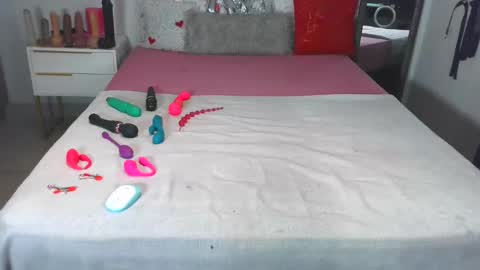 Snapshot of kinkybunz chatting on November 19, 2:00 am KinyBunz online show from November 19, 2:00 am