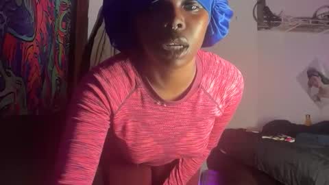 Snapshot of kinkycoupleinteracial chatting on May 15, 1:56 am interracialfacial online show from May 15, 1:56 am