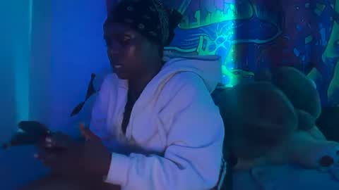 Snapshot of kinkycoupleinteracial chatting on June 25, 3:17 am interracialfacial online show from June 25, 3:17 am