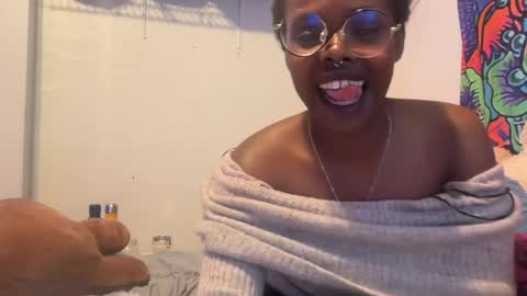 Snapshot of kinkycoupleinteracial chatting on June 28, 12:27 am interracialfacial online show from June 28, 12:27 am