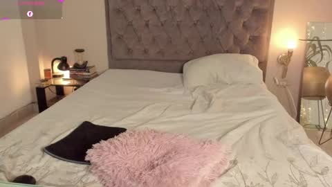 Snapshot of kinkyelise chatting on May 14, 7:04 am Jenny online show from May 14, 7:04 am