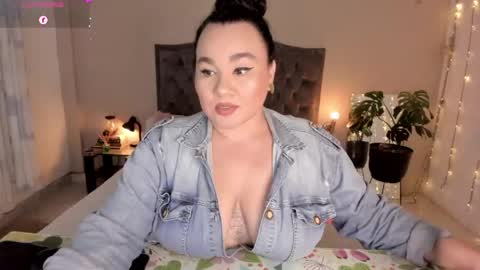 Snapshot of kinkyelise chatting on June 9, 5:30 am Jenny online show from June 9, 5:30 am