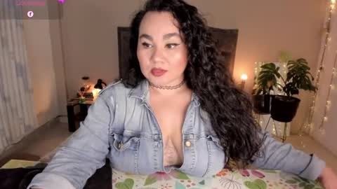Snapshot of kinkyelise chatting on June 17, 5:21 am Jenny online show from June 17, 5:21 am
