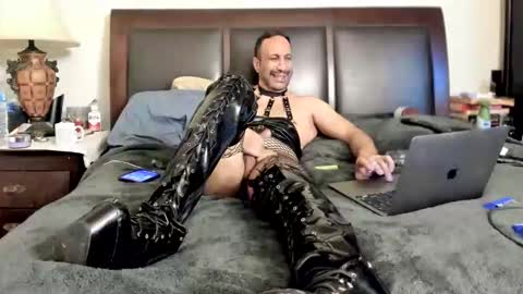 Kinkyguy323232 online show from May 1, 1:54 am