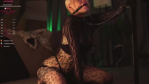 kinkylina_ online show from December 2, 10:50 am