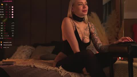 kinkylina_ online show from December 9, 3:11 pm