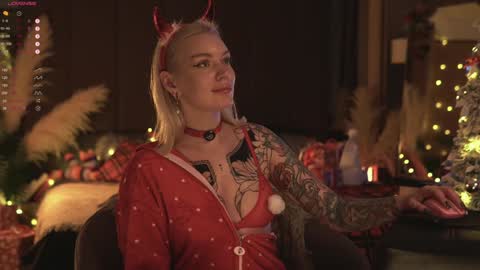 kinkylina_ online show from December 23, 3:55 pm