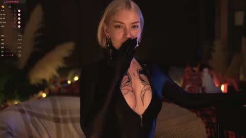 kinkylina_ online show from December 23, 7:09 pm