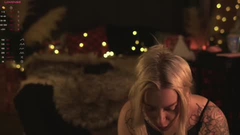 kinkylina_ online show from December 27, 11:17 am