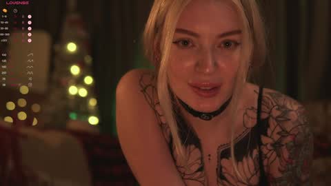 kinkylina_ online show from December 27, 2:22 pm