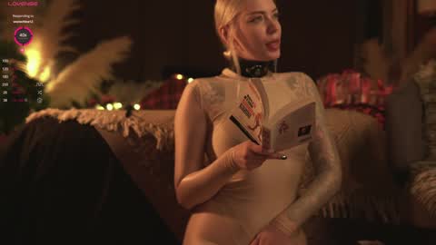 kinkylina_ online show from December 28, 2:32 pm