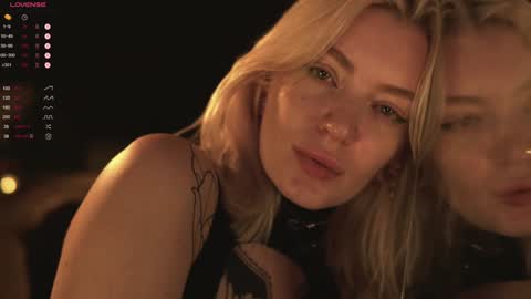 kinkylina_ online show from December 30, 1:47 pm