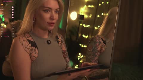 kinkylina_ online show from January 9, 12:09 pm