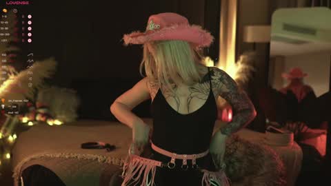 kinkylina_ online show from January 22, 1:11 pm