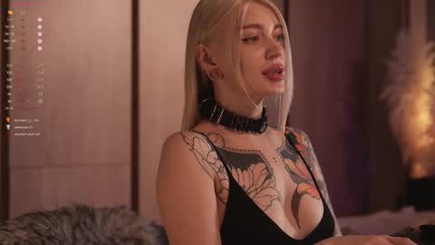 kinkylina_ online show from March 5, 4:13 pm