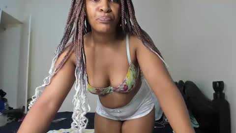 Snapshot of kinkylyla chatting on January 3, 1:14 pm Kinky online show from January 3, 1:14 pm