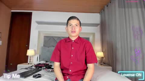 kinkypetite1 online show from October 21, 11:33 am