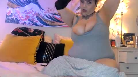 Snapshot of kinkypinkyplay2 chatting on December 12, 5:42 am Kinky Pinky online show from December 12, 5:42 am