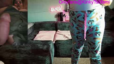 Snapshot of kinkytsmami chatting on May 13, 6:27 pm kinkytsmami online show from May 13, 6:27 pm