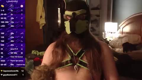 Snapshot of kinkywolf87 chatting on November 14, 7:29 am kinkywolf87 online show from November 14, 7:29 am