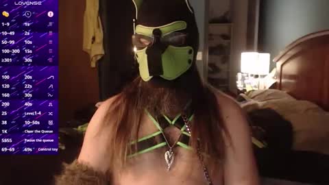 Snapshot of kinkywolf87 chatting on December 5, 2:09 am kinkywolf87 online show from December 5, 2:09 am