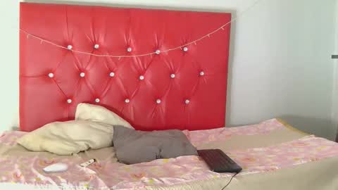 kinkyxstallion online show from April 12, 8:08 am