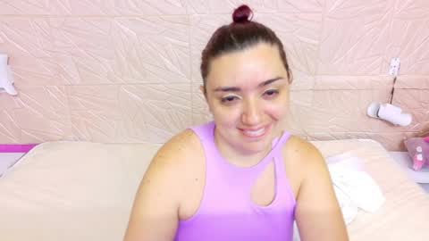 Snapshot of kinkyy_redhead chatting on May 9, 11:15 am kinkyy_redhead online show from May 9, 11:15 am