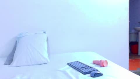 Snapshot of kinkyy_redhead chatting on May 14, 11:50 am kinkyy_redhead online show from May 14, 11:50 am