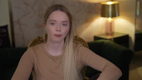 Snapshot of kira0541 chatting on November 23, 10:37 am Sweet girls online show from November 23, 10:37 am