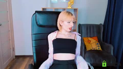 Kira online show from April 28, 8:03 pm