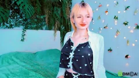 Kira online show from May 3, 9:10 pm