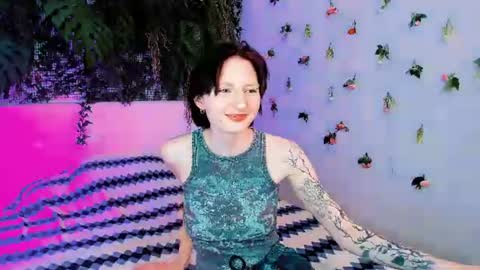 Snapshot of kira__cutie chatting on June 19, 9:18 pm Kira online show from June 19, 9:18 pm