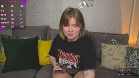 Snapshot of kira_citro chatting on December 10, 6:38 pm Kira  NEXT STREAM December 4 5pm CET  11am EST online show from December 10, 6:38 pm