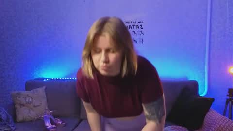 Snapshot of kira_citro chatting on January 10, 12:17 am Kira  NEXT STREAM December 4 5pm CET  11am EST online show from January 10, 12:17 am