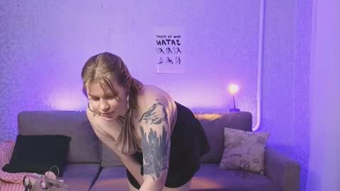 Snapshot of kira_citro chatting on January 11, 12:12 am Kira  NEXT STREAM December 4 5pm CET  11am EST online show from January 11, 12:12 am