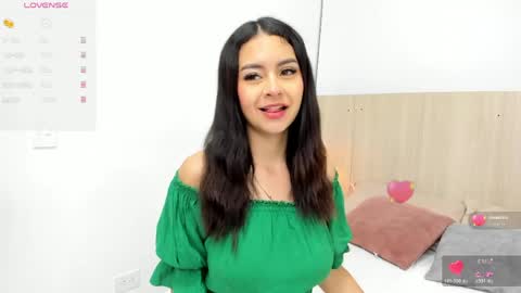 Snapshot of kira_dubois chatting on June 6, 11:26 am Kira online show from June 6, 11:26 am