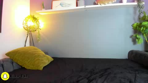 kira_exe online show from May 4, 11:39 am