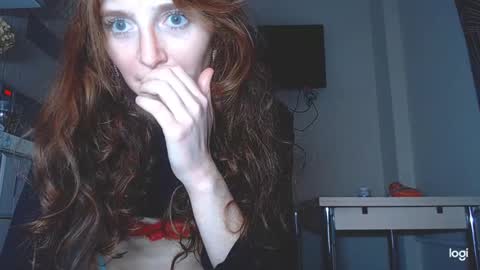 Snapshot of kira_foxy_ chatting on March 6, 1:24 pm Kira online show from March 6, 1:24 pm