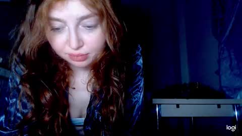 Snapshot of kira_foxy_ chatting on November 17, 7:58 am Kira online show from November 17, 7:58 am