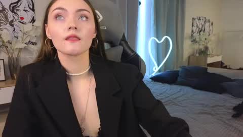 kira_jin online show from March 4, 11:40 am